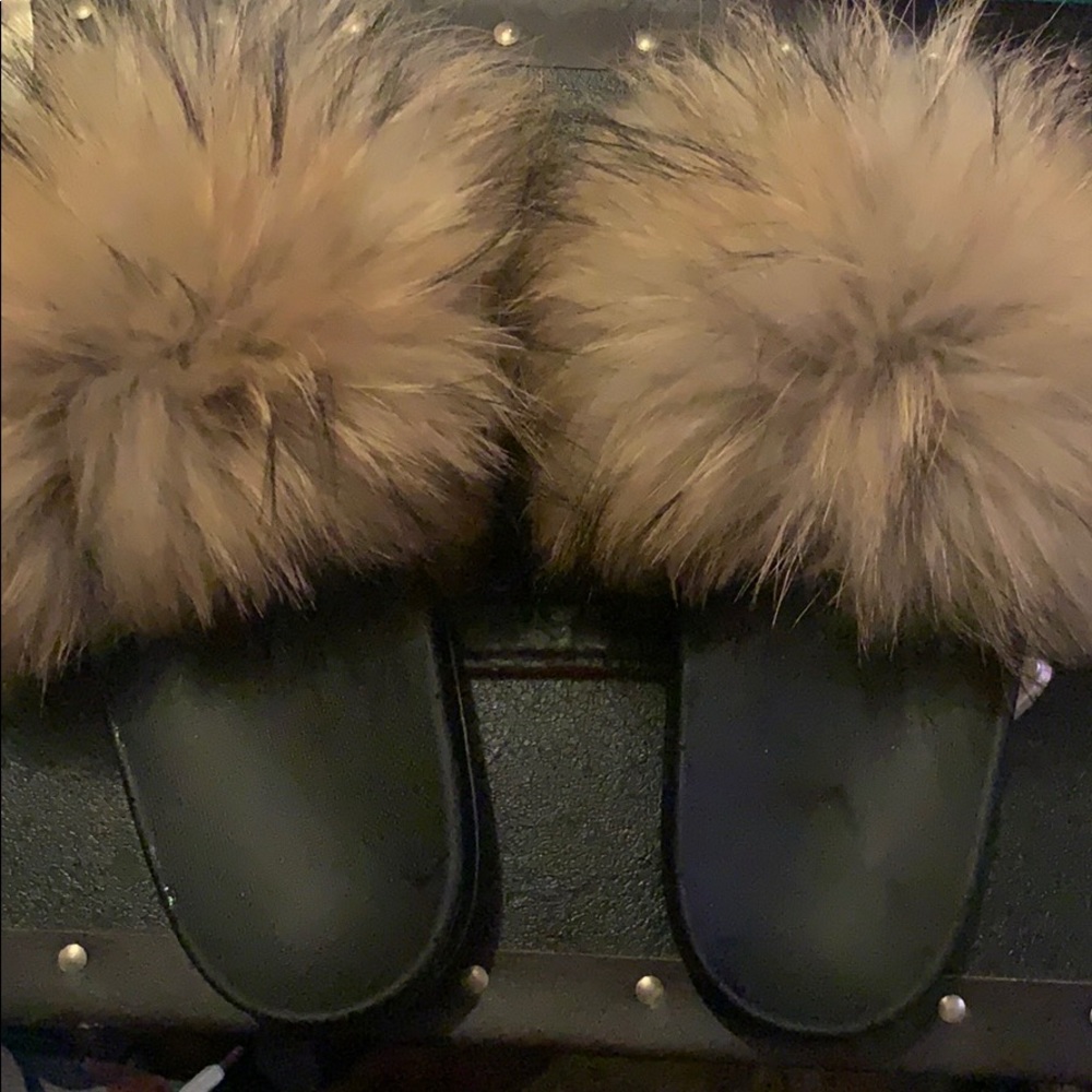 Racoon fur slides